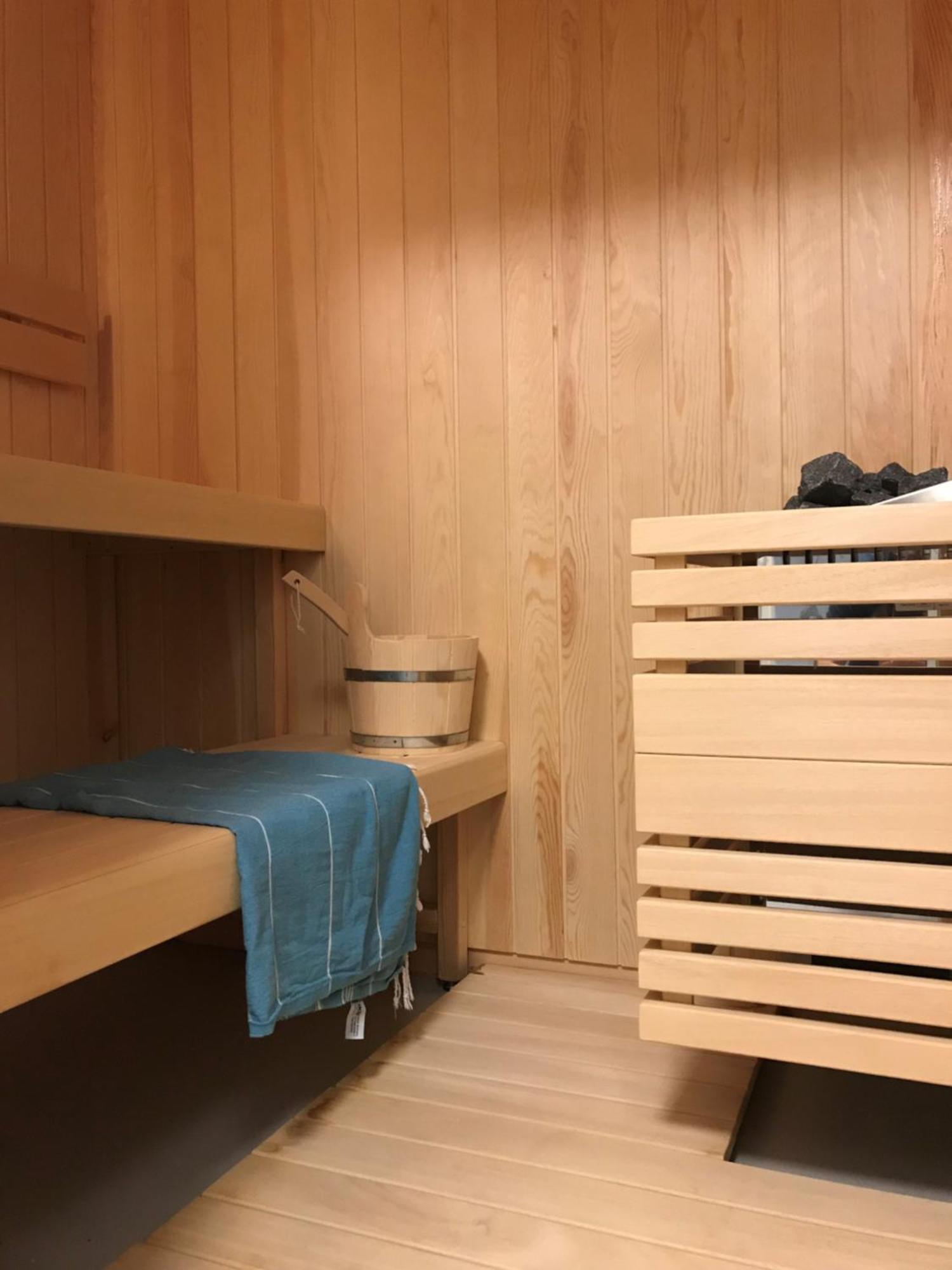 Lichtdurchflutete Ferienwohnung Mit Panorama-Sicht Und Schwimmbad/Sauna Muralto Bagian luar foto